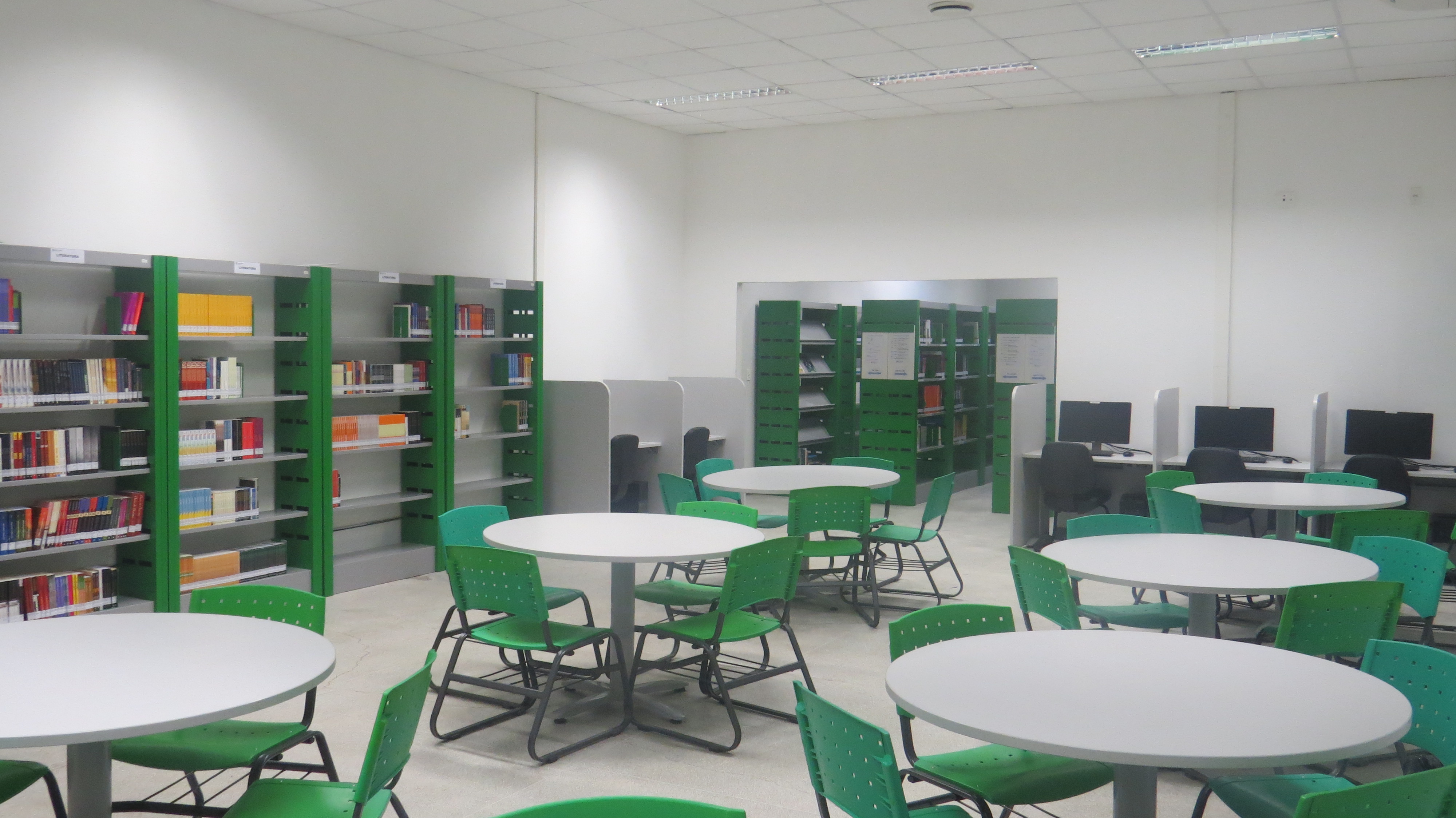 Foto biblioteca IFES campus Montanha